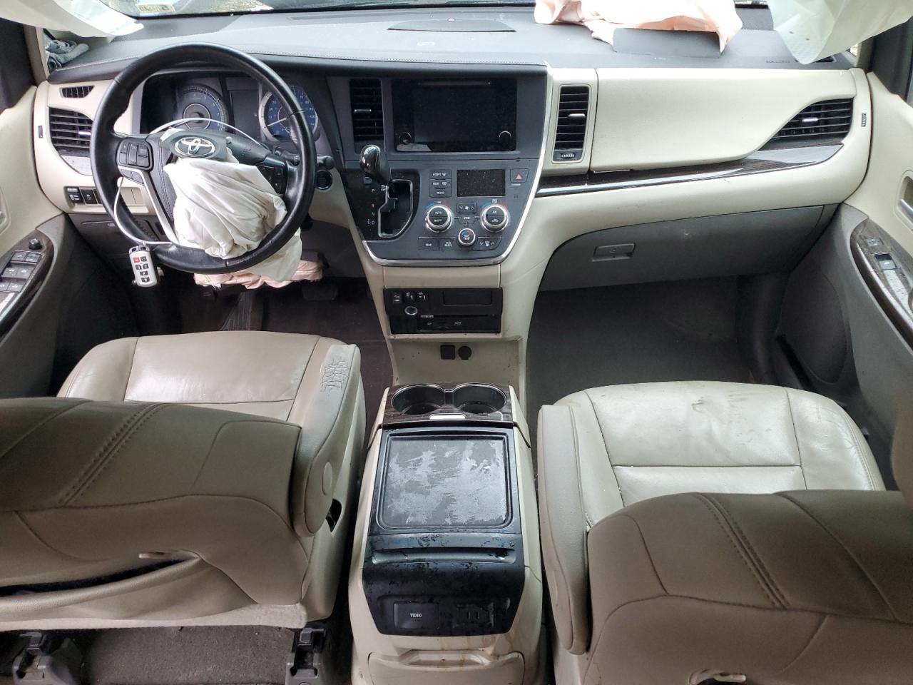 2015 Toyota Sienna VIN 5TDDK3DCXFS105362 Copart auction photo, front end damage thumbnail 8