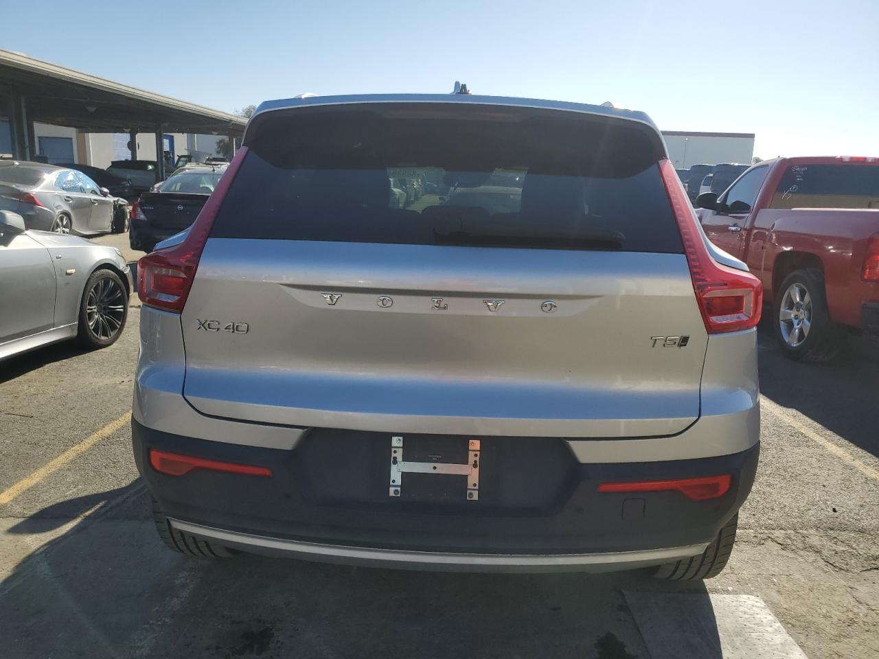 2019 Volvo XC40 VIN YV4162UK6K2062386 Copart auction photo, front end damage thumbnail 6