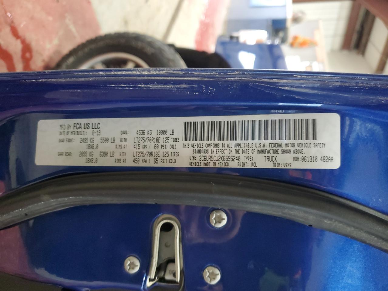 2019 RAM 2500 VIN 3C6UR5CJ2KG595240 Copart auction photo, front end / side damage thumbnail 13
