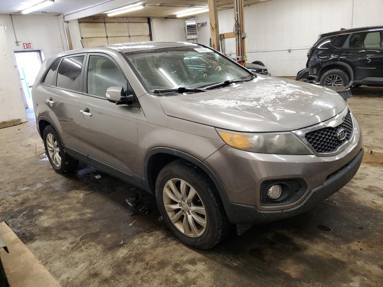 2011 KIA Sorento VIN 5XYKU3A10BG024060 Copart auction photo, minor dent/scratches damage thumbnail 4
