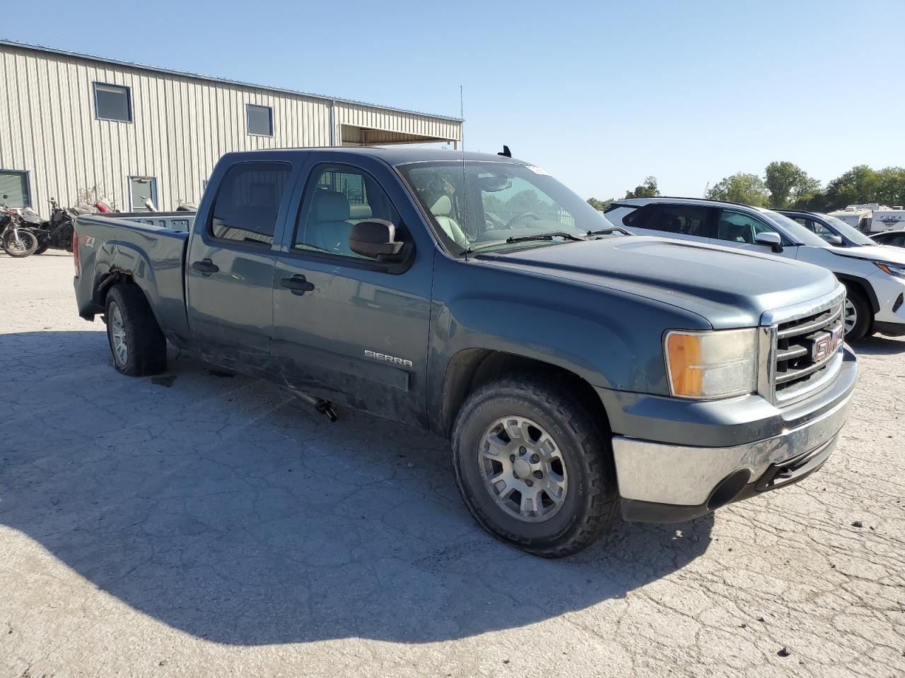 2007 GMC Sierra VIN 2GTEK13M371585028 Copart auction photo, undercarriage / side damage thumbnail 4