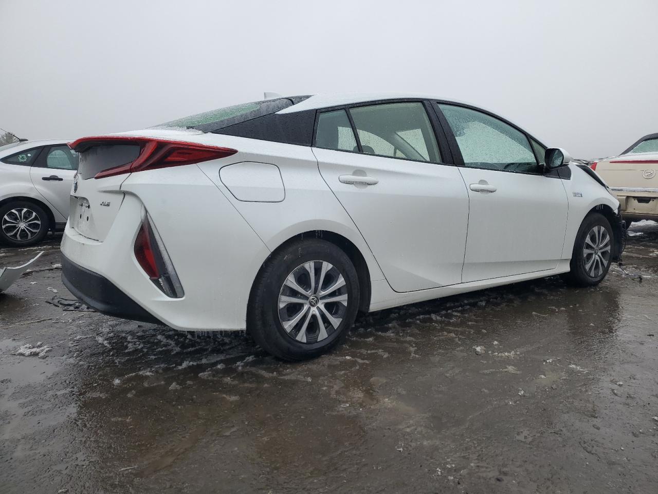 2021 Toyota Prius VIN JTDKAMFP6M3170000 Copart auction photo, front end damage thumbnail 3