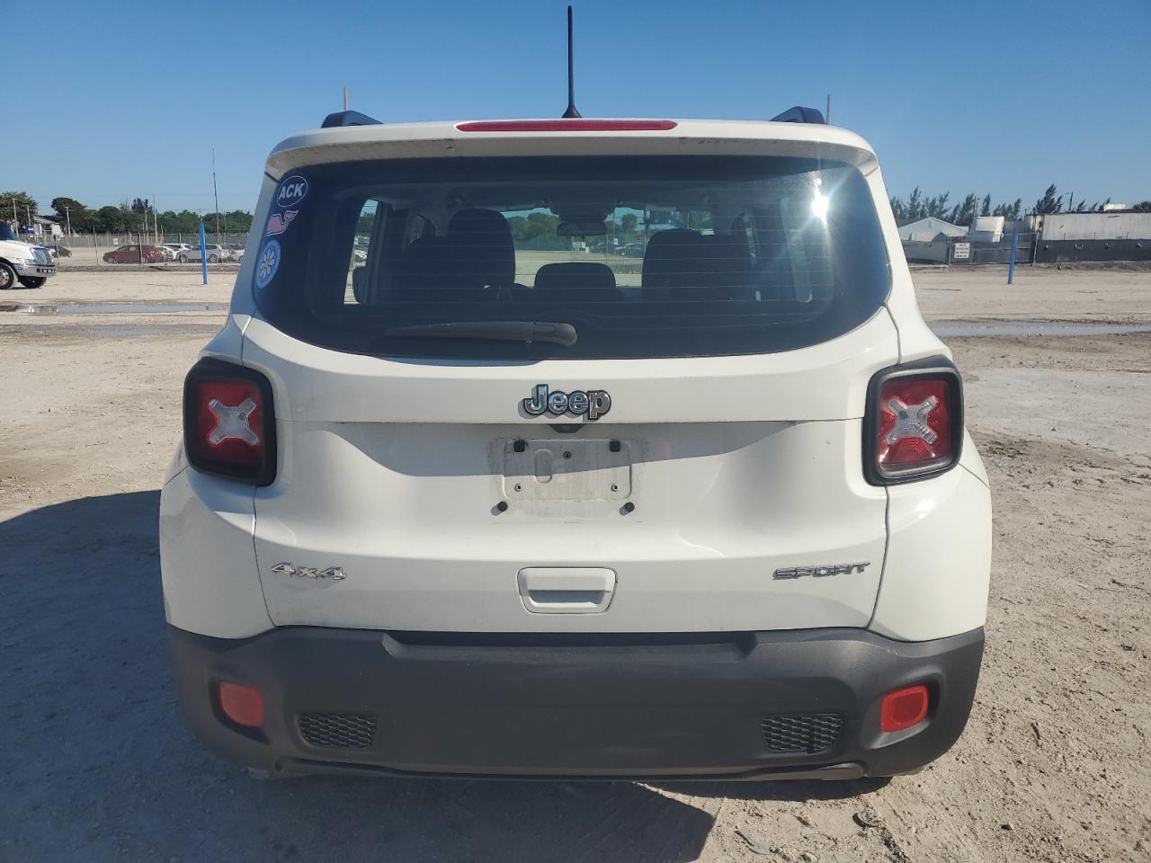 2018 Jeep Renegade VIN ZACCJBAB1JPJ57034 Copart auction photo, side / minor dent/scratches damage thumbnail 6