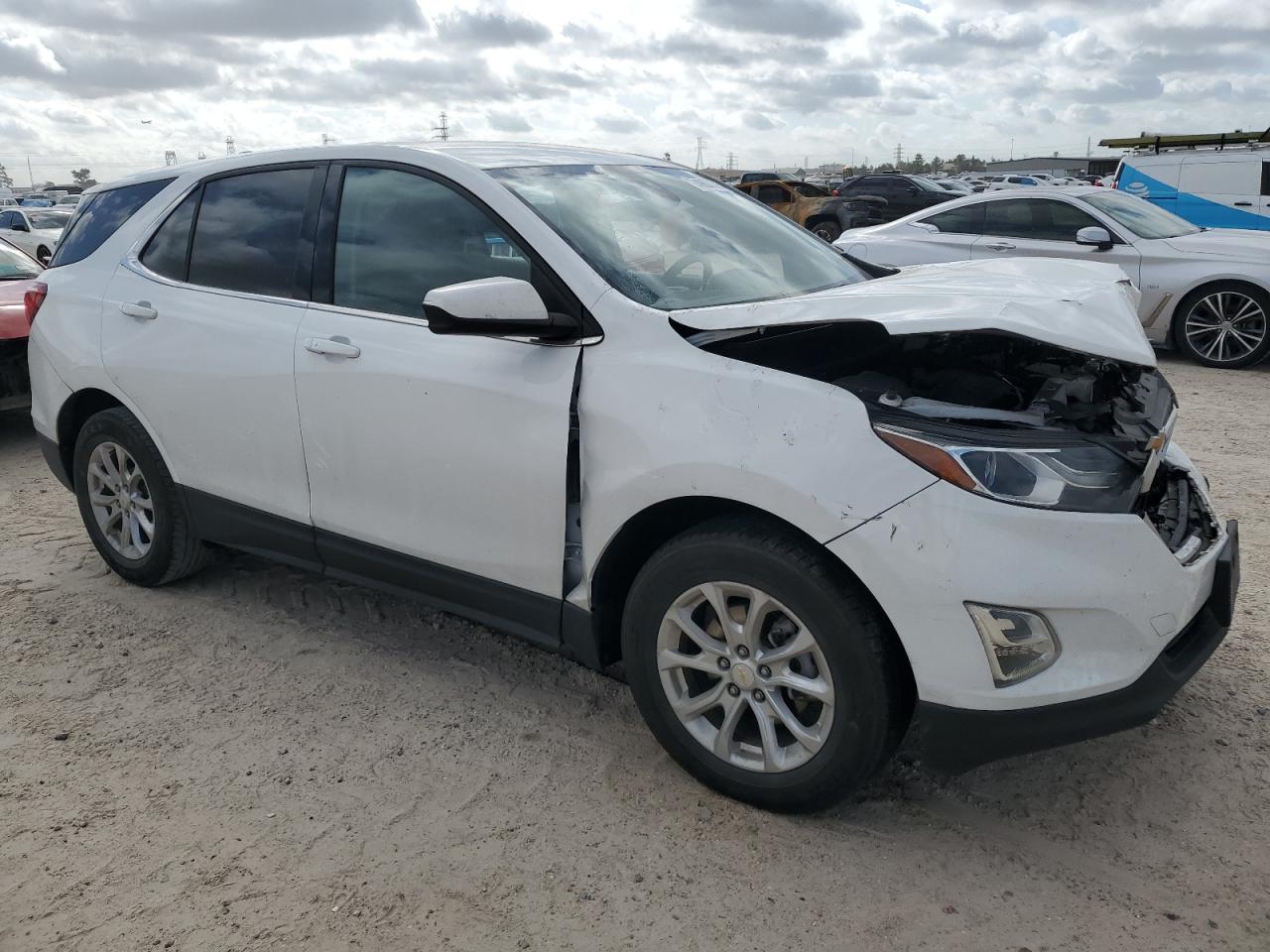 2020 Chevrolet Equinox VIN 2GNAXKEV8L6152109 Copart auction photo, front end / rear end damage thumbnail 4