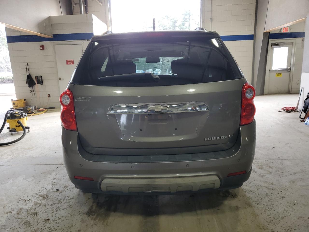 2011 Chevrolet Equinox VIN 2CNALPEC3B6213506 Copart auction photo, rear end / minor dent/scratches damage thumbnail 6