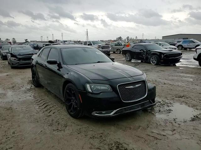 2018 Chrysler 300 VIN 2C3CCABG1JH127328 Copart auction photo, front end / side damage thumbnail 11