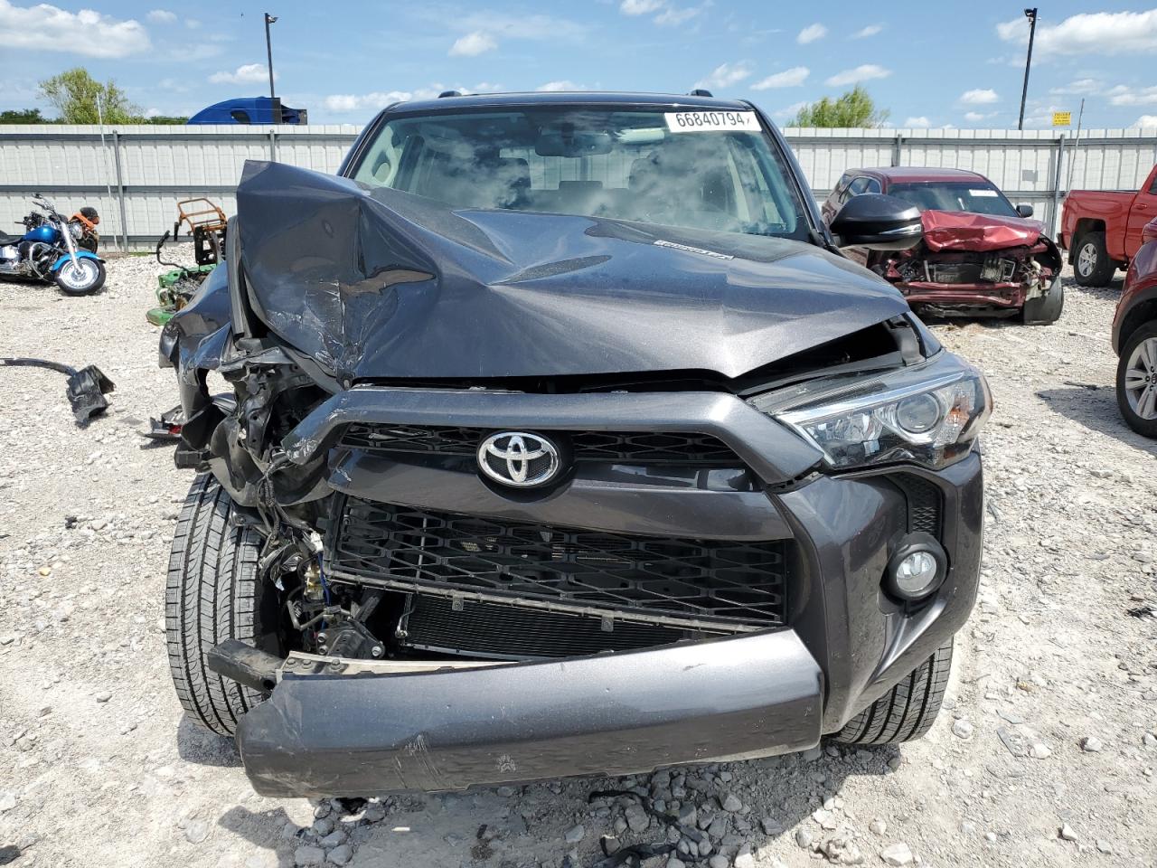 2019 Toyota 4Runner VIN JTEBU5JR8K5678620 Copart auction photo, front end / side damage thumbnail 5
