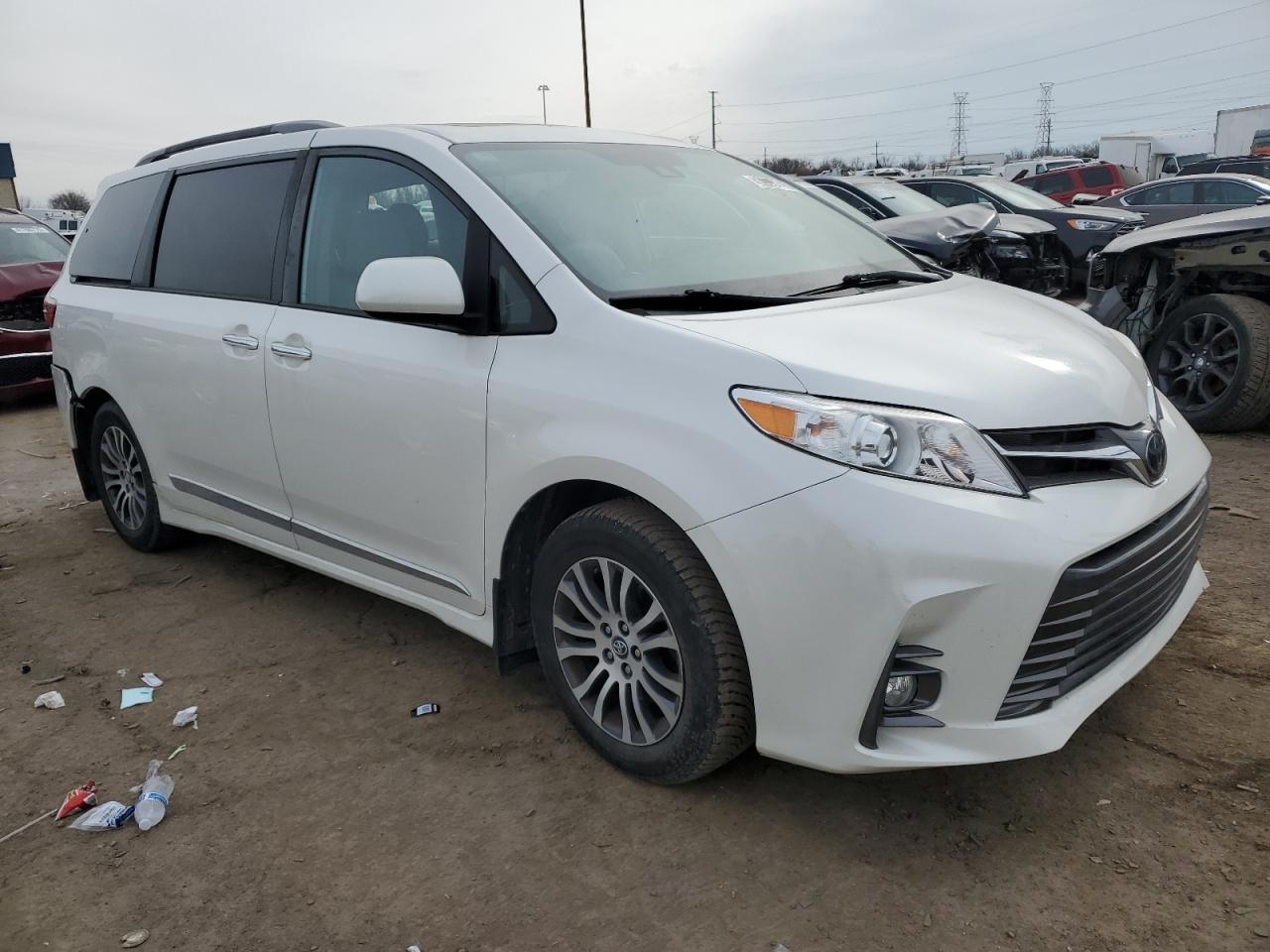2019 Toyota Sienna VIN 5TDYZ3DC6KS989520 Copart auction photo, rear end / side damage thumbnail 4