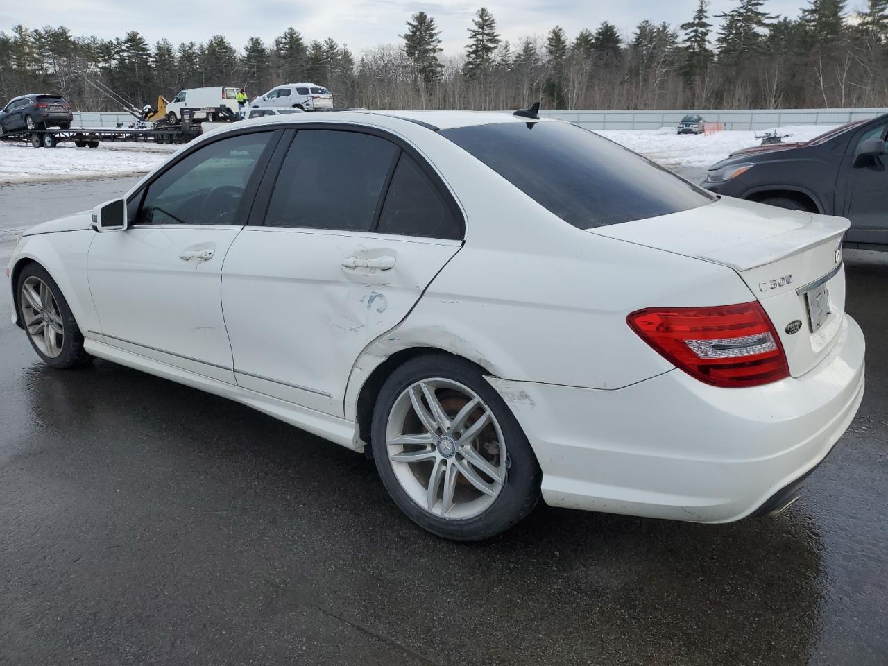 2014 Mercedes-Benz C-klasse VIN WDDGF8AB3EA928808 Copart auction photo, side / rear end damage thumbnail 2