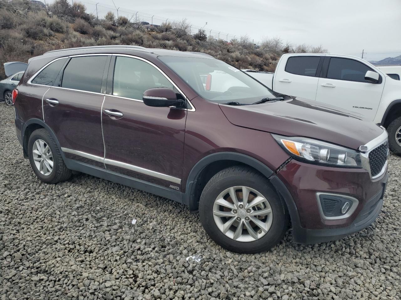 2017 KIA Sorento VIN 5XYPGDA30HG204121 Copart auction photo, front end damage thumbnail 4