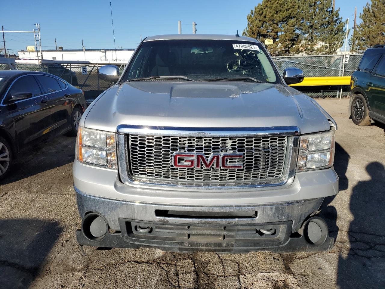 2011 GMC Sierra VIN 1GTN2VE01BZ308055 Copart auction photo, front end / side damage thumbnail 5