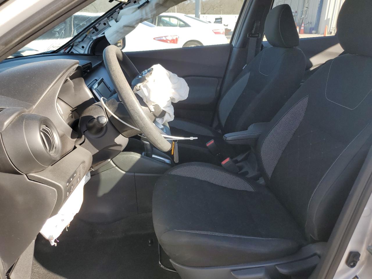 2020 Nissan Kicks VIN 3N1CP5BV0LL569519 Copart auction photo, front end / minor dent/scratches damage thumbnail 7