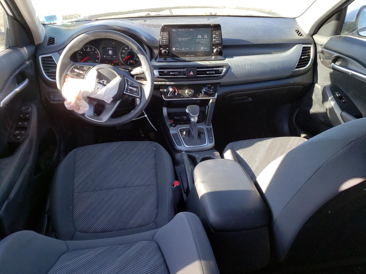 2023 KIA Seltos VIN KNDEPCAA6P7461229 Copart auction photo, front end / minor dent/scratches damage thumbnail 8