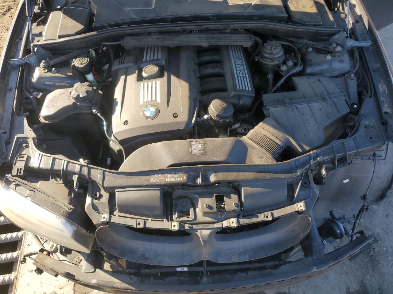 2012 BMW 1er VIN WBAUL7C52CVM83052 Copart auction photo, front end / minor dent/scratches damage thumbnail 11