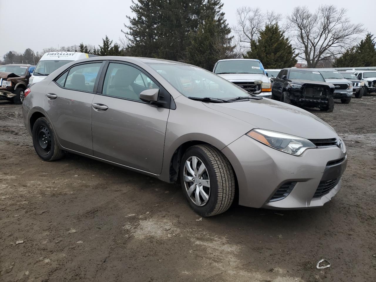 2015 Toyota Corolla VIN 2T1BURHE9FC235433 Copart auction photo, side / minor dent/scratches damage thumbnail 4