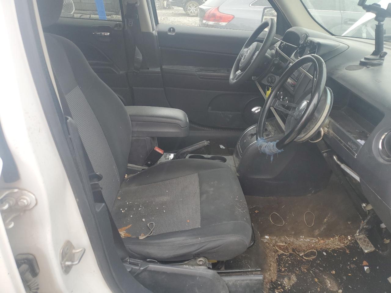 2015 Jeep Liberty (Patriot) VIN 1C4NJRBB4FD354692 Copart auction photo, side damage thumbnail 7
