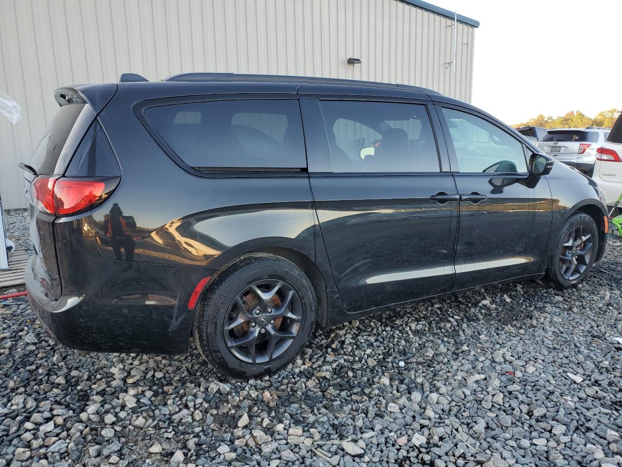 2019 Chrysler Pacifica VIN 2C4RC1GG3KR617683 Copart auction photo, undercarriage damage thumbnail 3