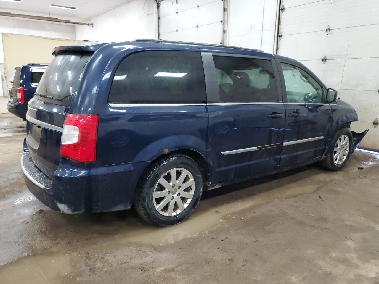 2013 Chrysler Town & Country VIN 2C4RC1BG4DR709377 Copart auction photo, front end / side damage thumbnail 3