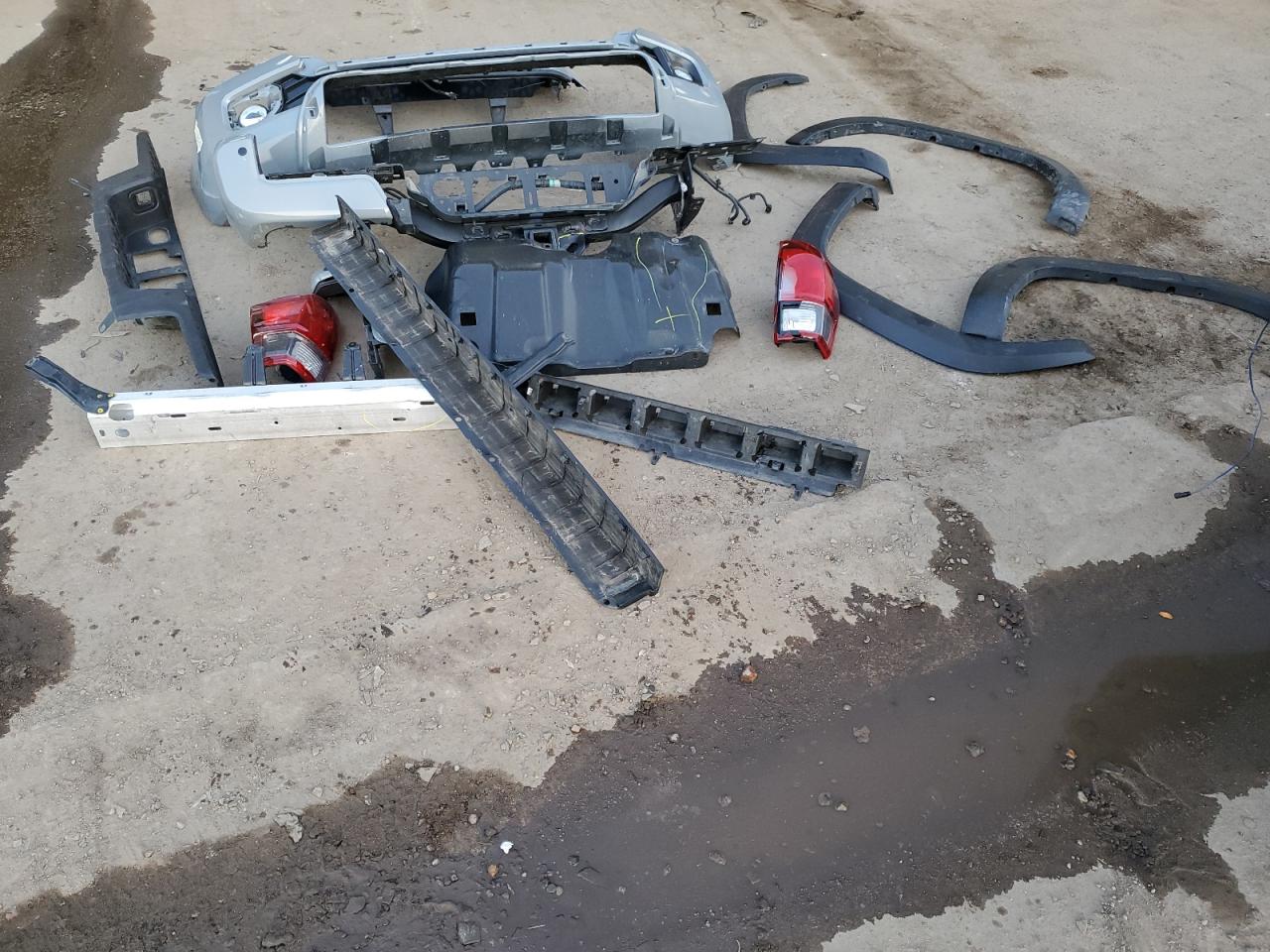 2019 Toyota Tacoma VIN 3TMCZ5AN9KM281936 Copart auction photo, front end / rear end damage thumbnail 12