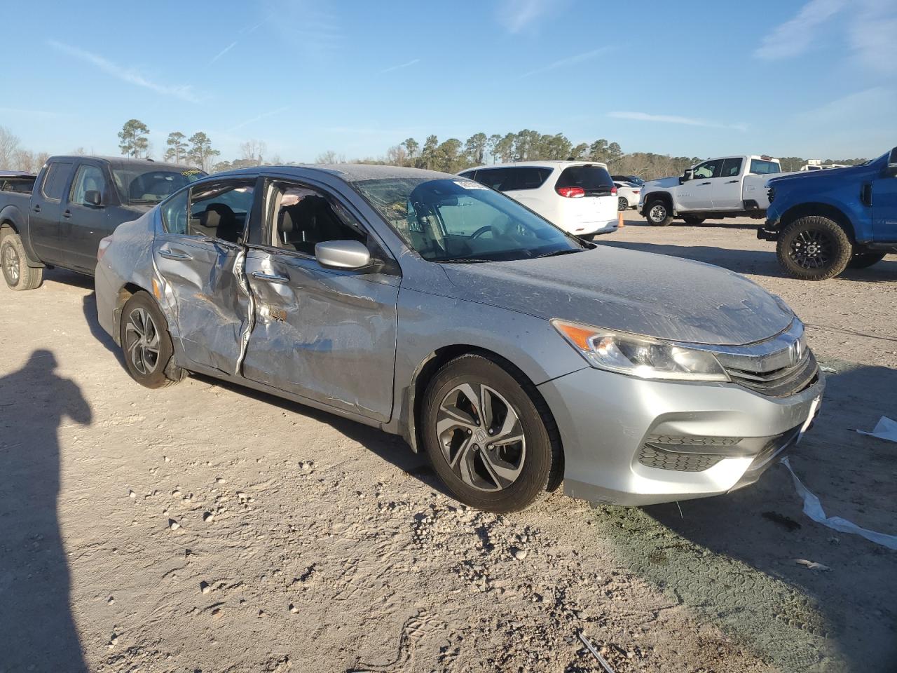 2017 Honda Accord VIN 1HGCR2F40HA143918 Copart auction photo, side / front end damage thumbnail 4
