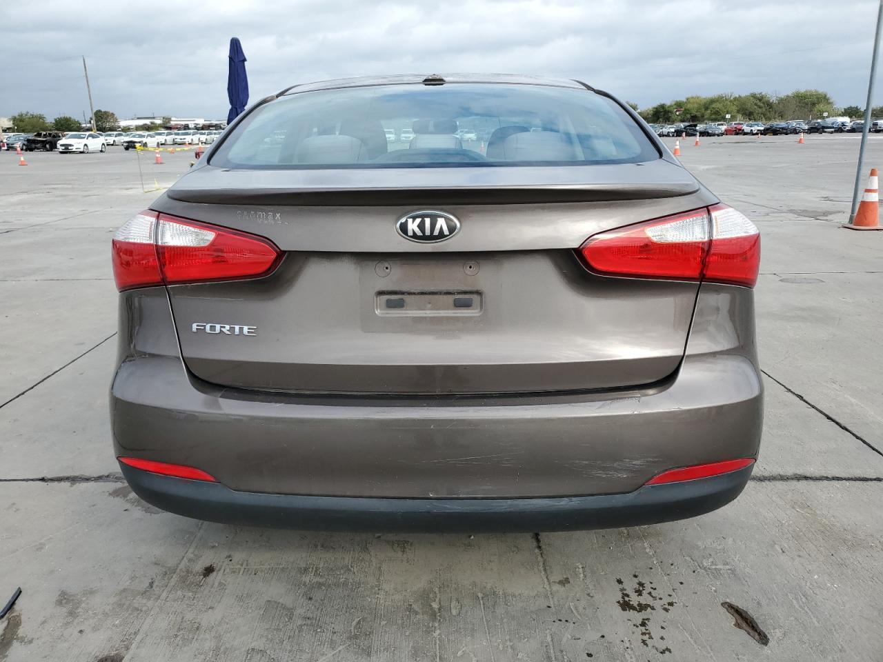 2015 KIA Forte VIN KNAFX4A65F5257437 Copart auction photo, water/flood / side damage thumbnail 6