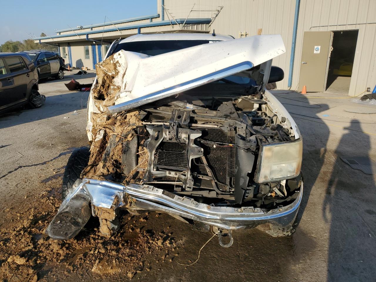 2009 GMC Sierra VIN 3GTEK23339G215138 Copart auction photo, front end damage thumbnail 5