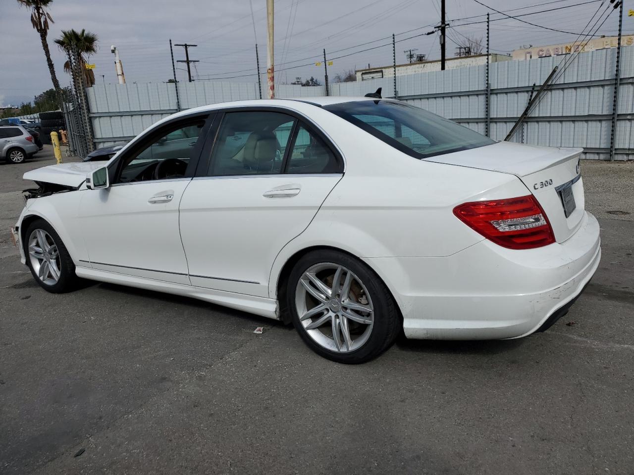 2014 Mercedes-Benz C-klasse VIN WDDGF8AB4EA908924 Copart auction photo, vandalism / front end damage thumbnail 2