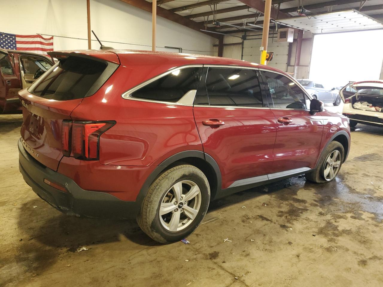 2022 KIA Sorento VIN 5XYRGDLC4NG075365 Copart auction photo, side / front end damage thumbnail 3