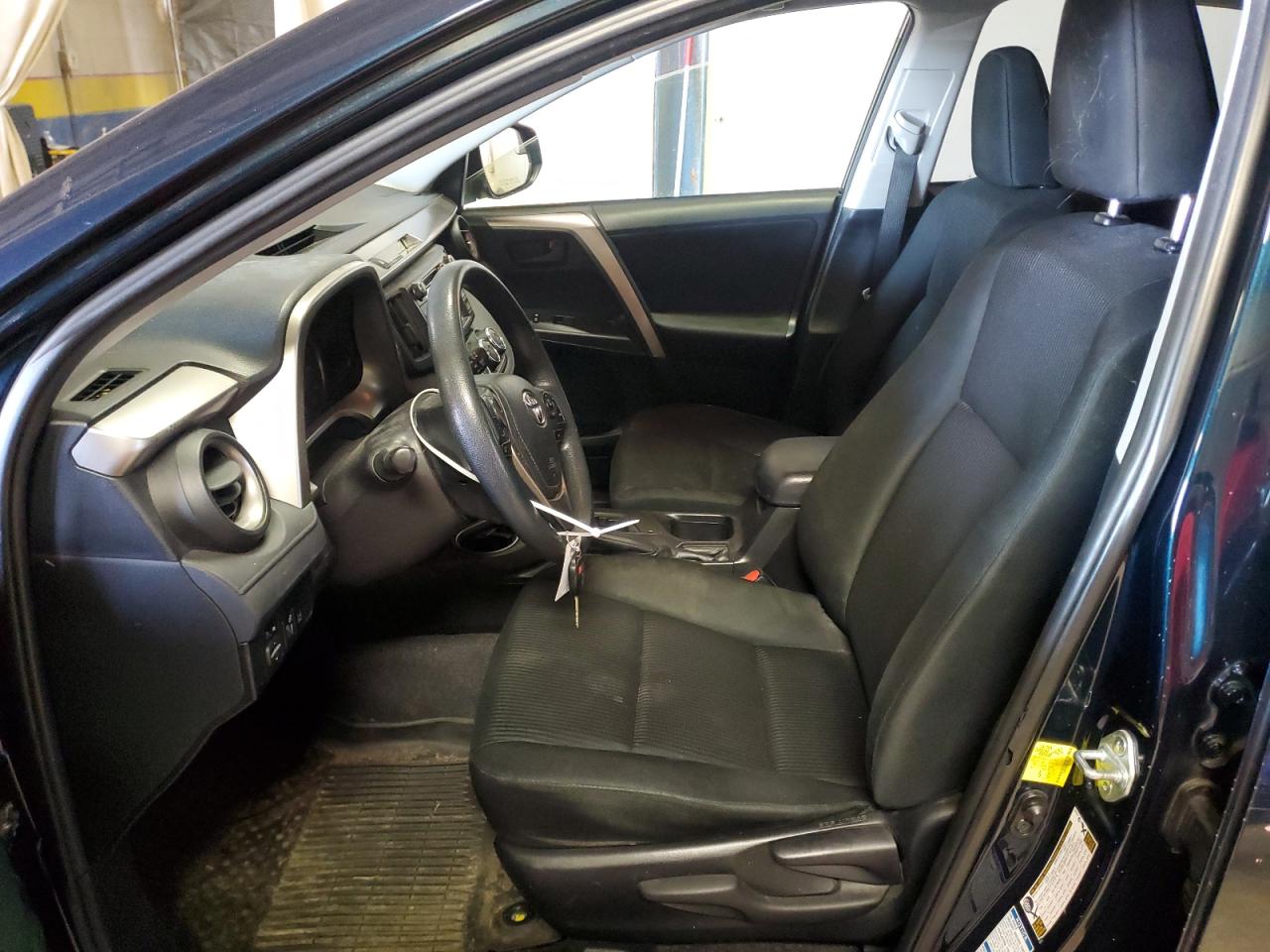 2017 Toyota RAV 4 VIN JTMBFREV6HJ121508 Copart auction photo, front end / minor dent/scratches damage thumbnail 7