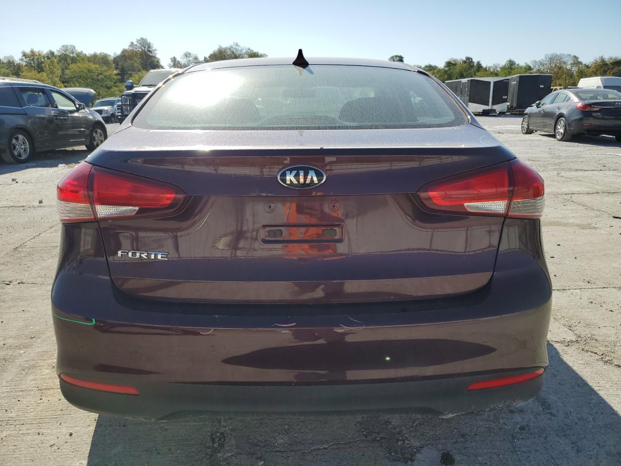 2017 KIA Forte VIN 3KPFK4A75HE046207 Copart auction photo, front end / side damage thumbnail 6