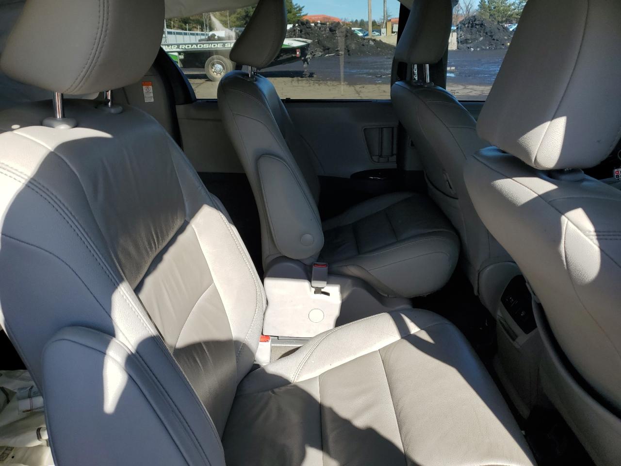2018 Toyota Sienna VIN 5TDDZ3DC2JS195479 Copart auction photo, front end damage thumbnail 12