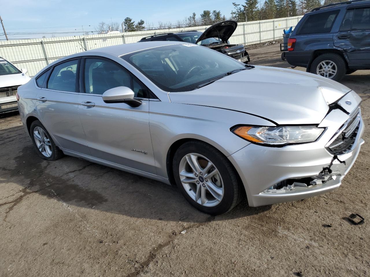 2018 Ford Fusion VIN 3FA6P0LU2JR173207 Copart auction photo, front end / side damage thumbnail 4