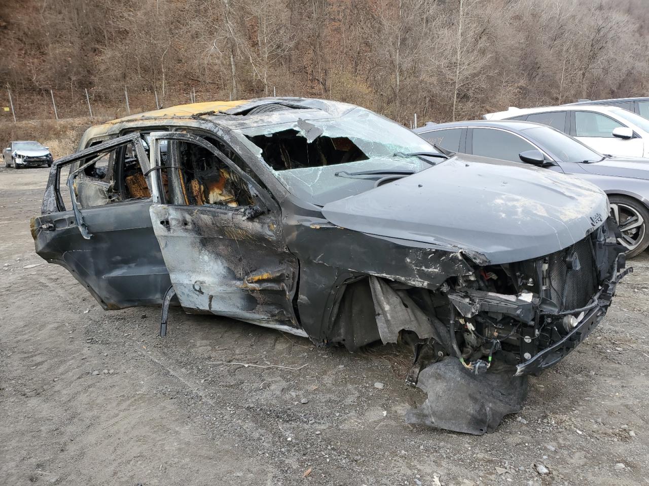 2020 Jeep Grand Cherokee VIN 1C4RJFAG7LC126314 Copart auction photo, burn damage thumbnail 4