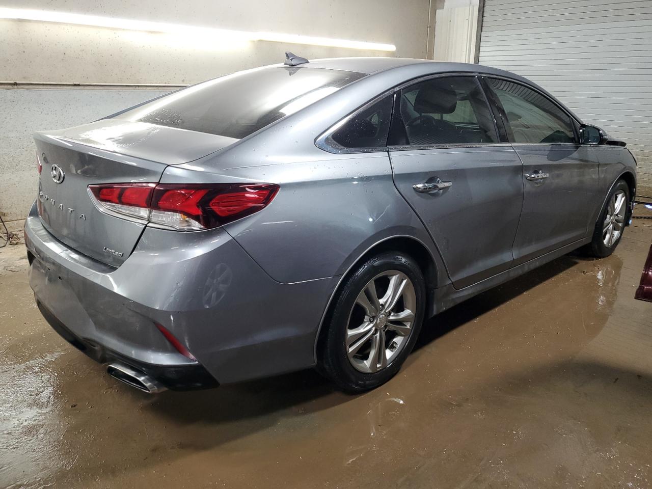 2018 Hyundai Sonata VIN 5NPE34AF4JH672686 Copart auction photo, front end / rear end damage thumbnail 3