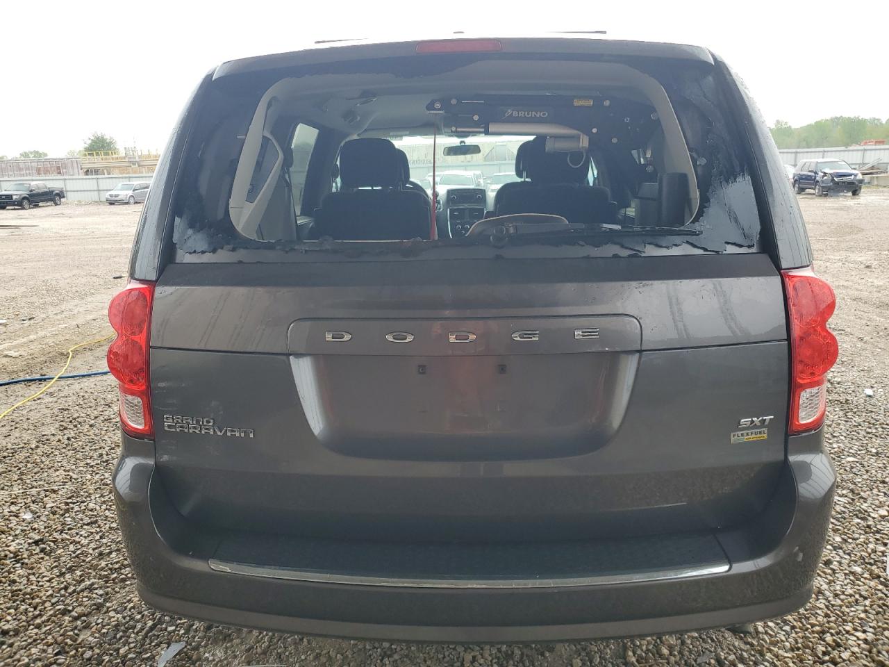 2016 Dodge Caravan VIN 2C4RDGCG5GR374875 Copart auction photo, front end / rear end damage thumbnail 6