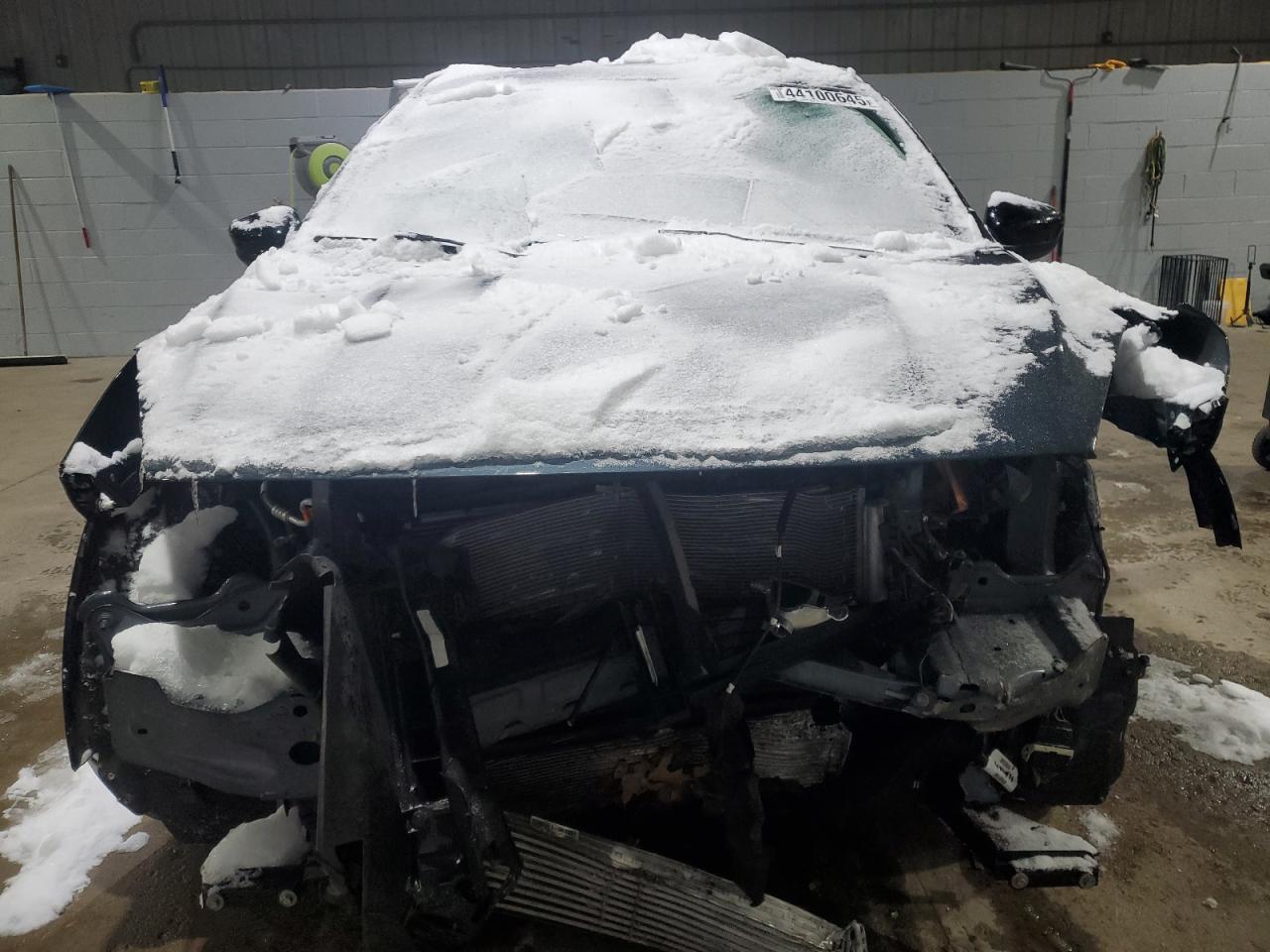 2022 Ford Escape VIN 1FMCU9G68NUB61479 Copart auction photo, front end / minor dent/scratches damage thumbnail 5
