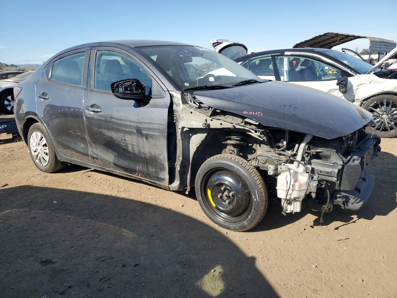 2019 Toyota Yaris VIN 3MYDLBYV0KY513294 Copart auction photo, front end damage thumbnail 4