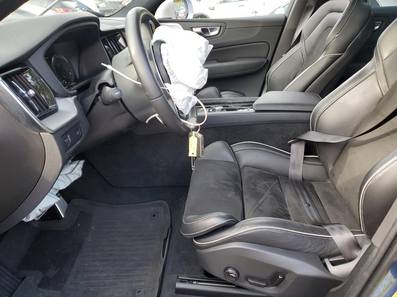 2018 Volvo XC60 VIN LYVA22RM7JB121290 Copart auction photo, front end damage thumbnail 7