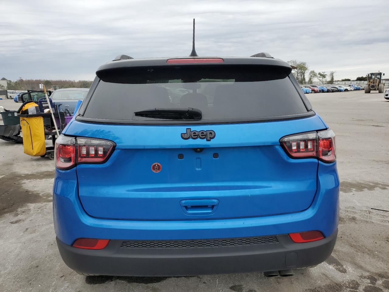 2022 Jeep Compass VIN 3C4NJCBB8NT198162 Copart auction photo, side damage thumbnail 6