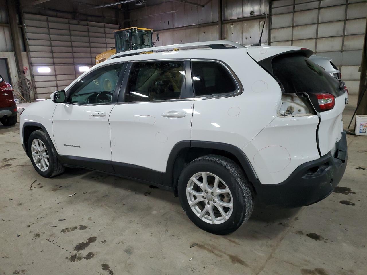 2018 Jeep Grand Cherokee VIN 1C4PJLLB8JD553032 Copart auction photo, rear end / minor dent/scratches damage thumbnail 2