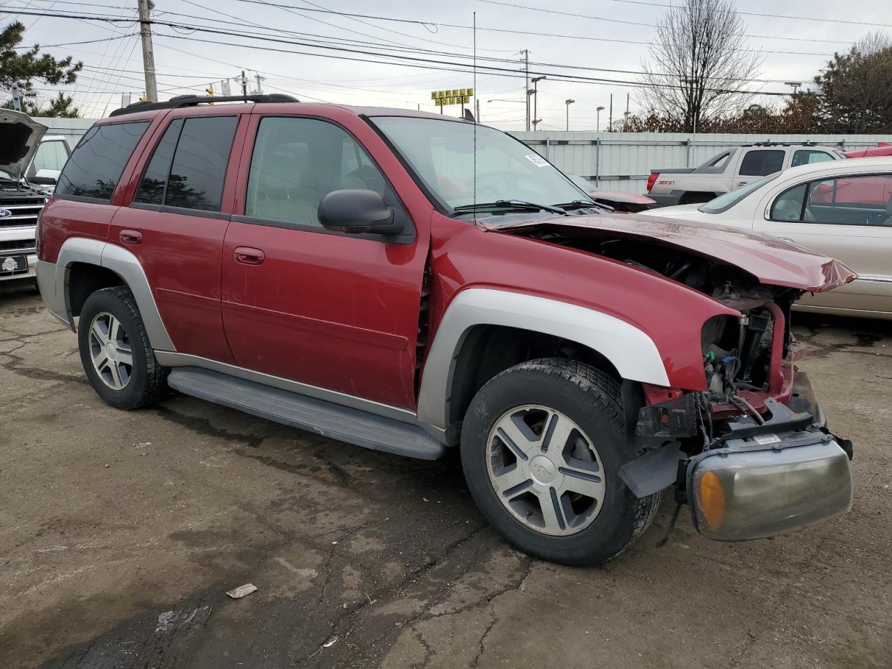 2006 Chevrolet TrailBlazer VIN 1GNDT13S662233011 Copart auction photo, front end / side damage thumbnail 4