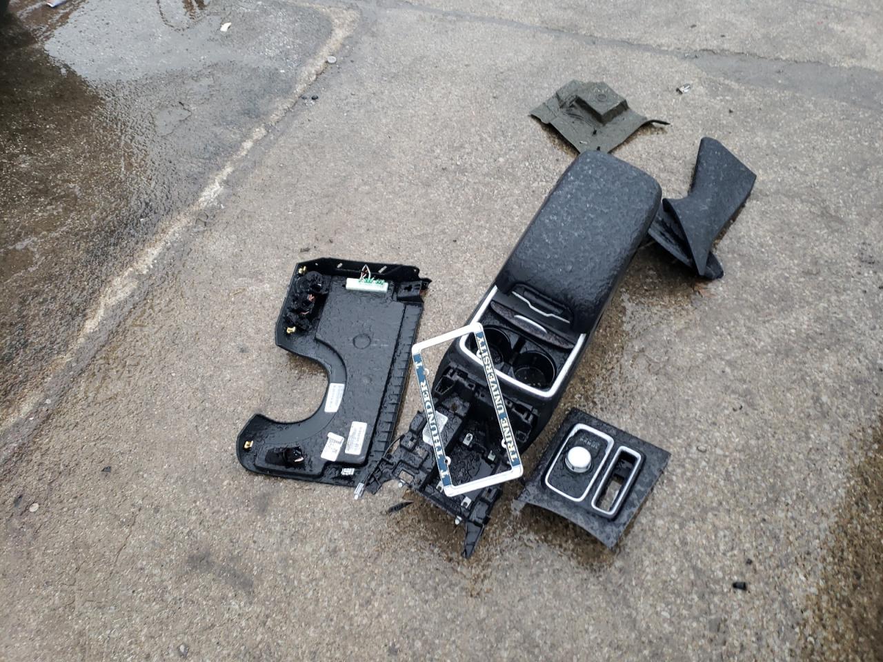 2018 Chrysler 300 VIN 2C3CCAKG0JH276118 Copart auction photo, front end / side damage thumbnail 12