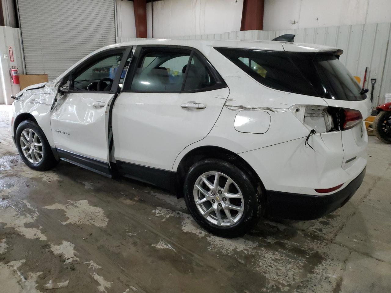 2022 Chevrolet Equinox VIN 2GNAX5EVXN6126261 Copart auction photo, all over damage thumbnail 2