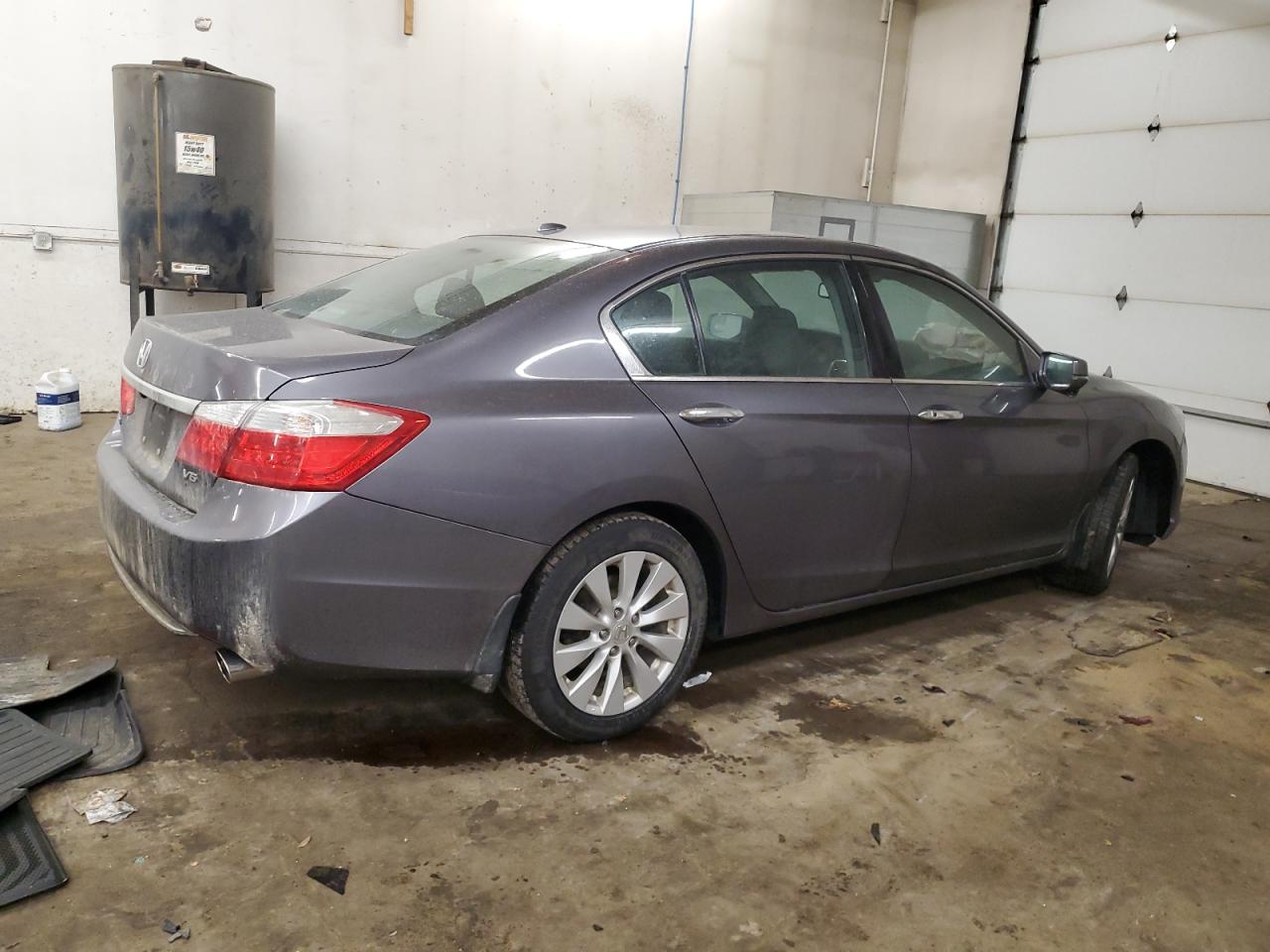 2015 Honda Accord VIN 1HGCR3F87FA013494 Copart auction photo, undercarriage damage thumbnail 3