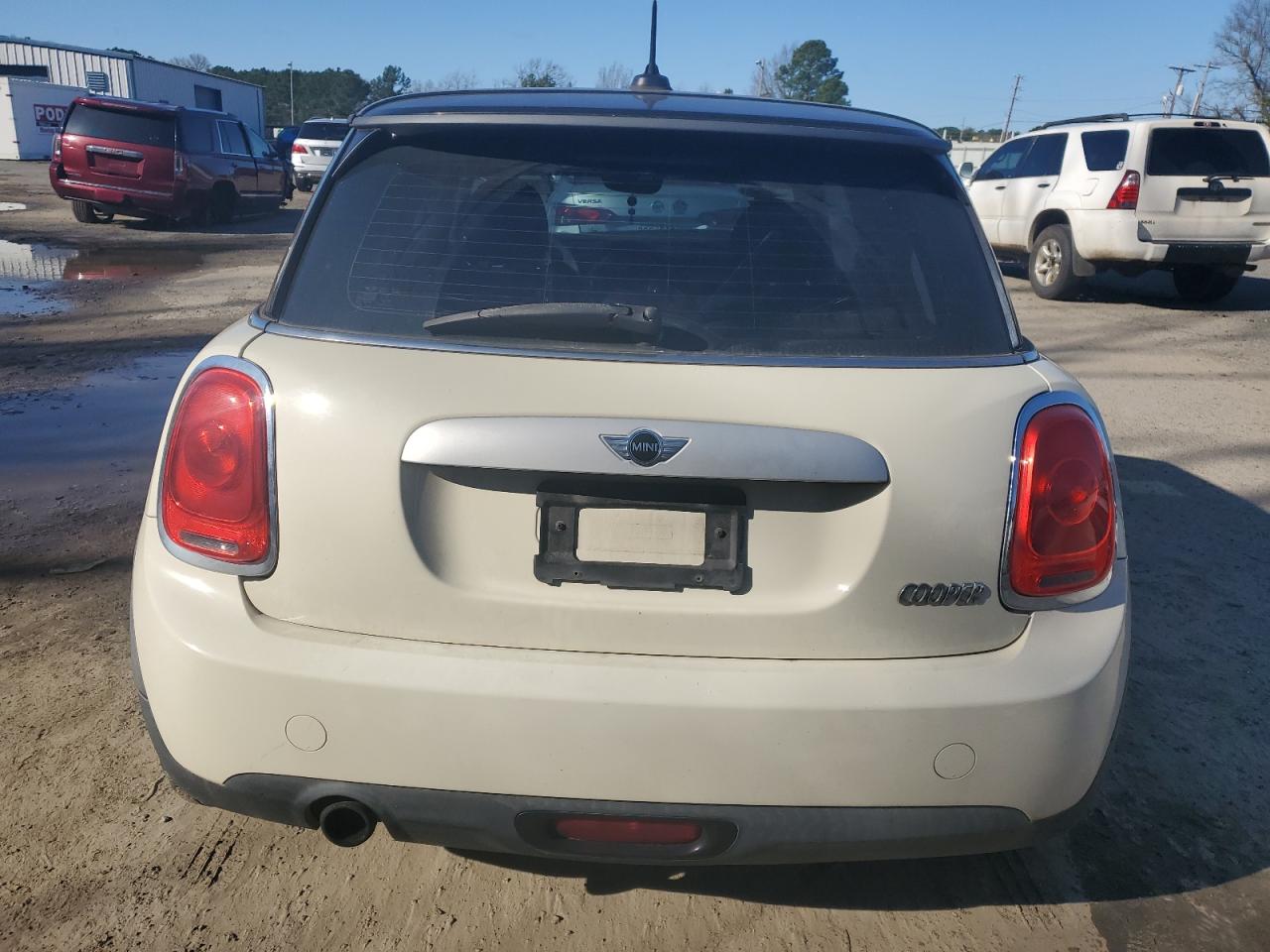 2015 MINI Cooper VIN WMWXM5C57F3A58279 Copart auction photo, front end / minor dent/scratches damage thumbnail 6
