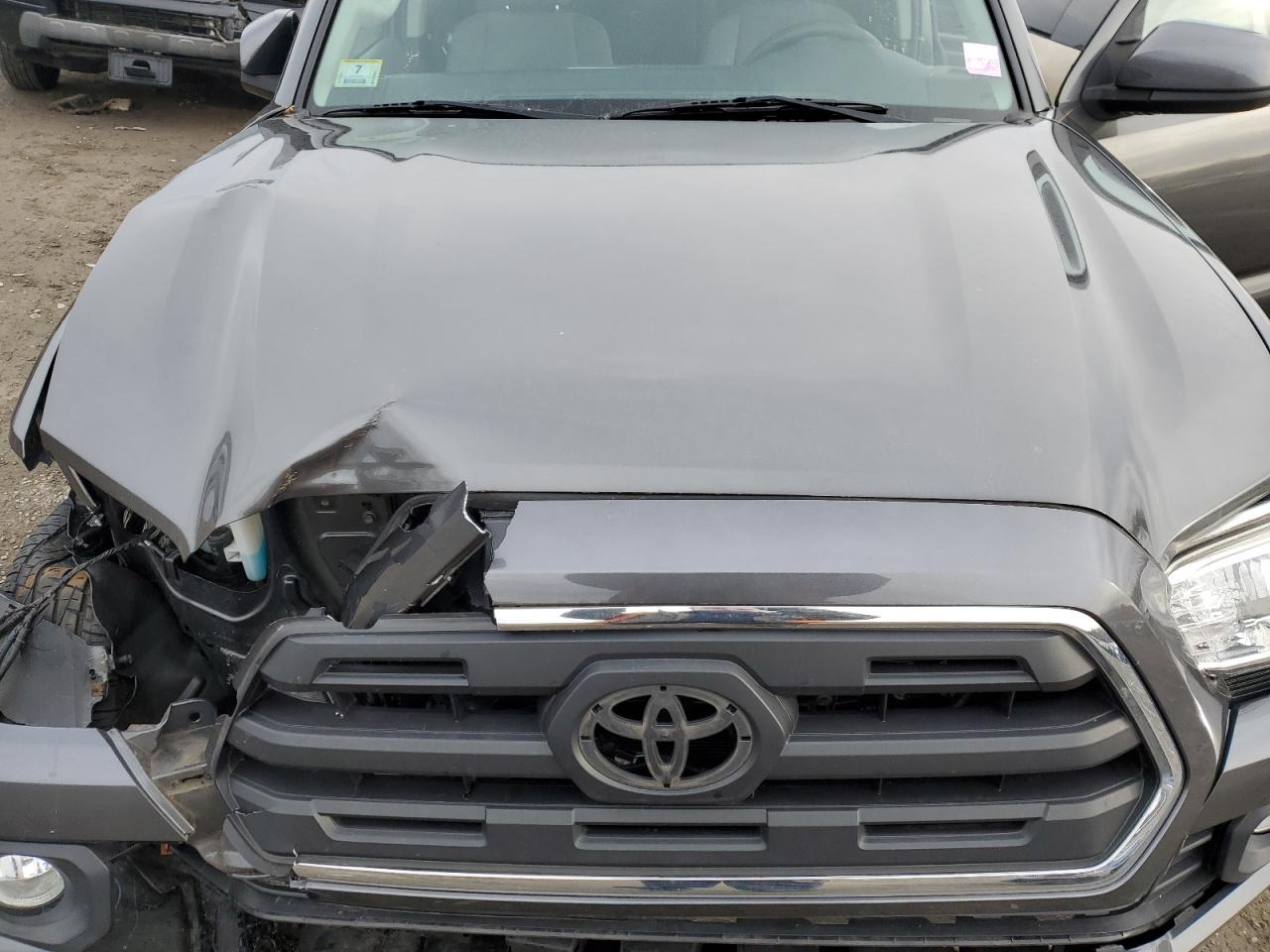 2017 Toyota Tacoma VIN 3TMCZ5AN0HM083366 Copart auction photo, front end / minor dent/scratches damage thumbnail 11