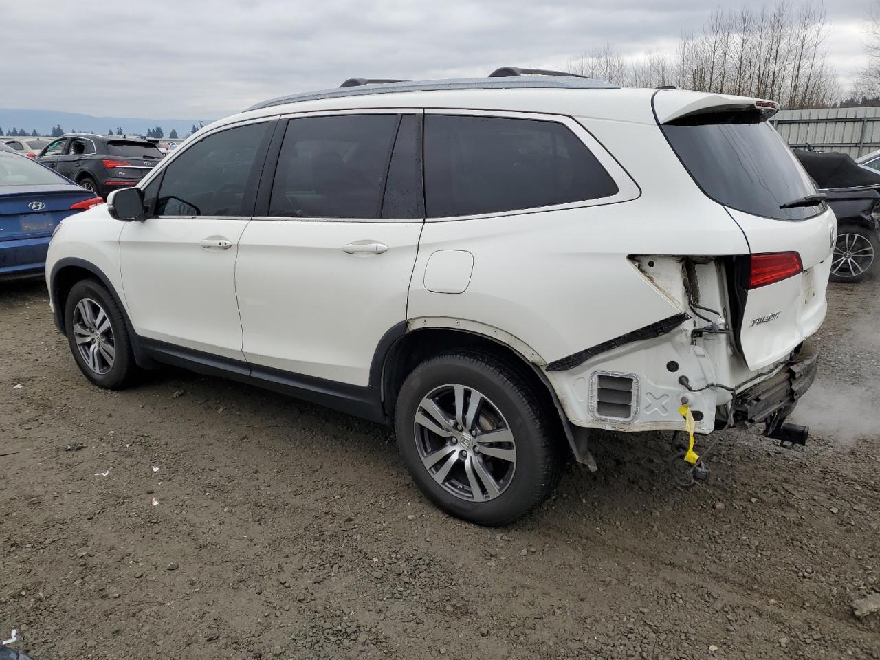 2017 Honda Pilot VIN 5FNYF6H74HB049947 Copart auction photo, rear end damage thumbnail 2