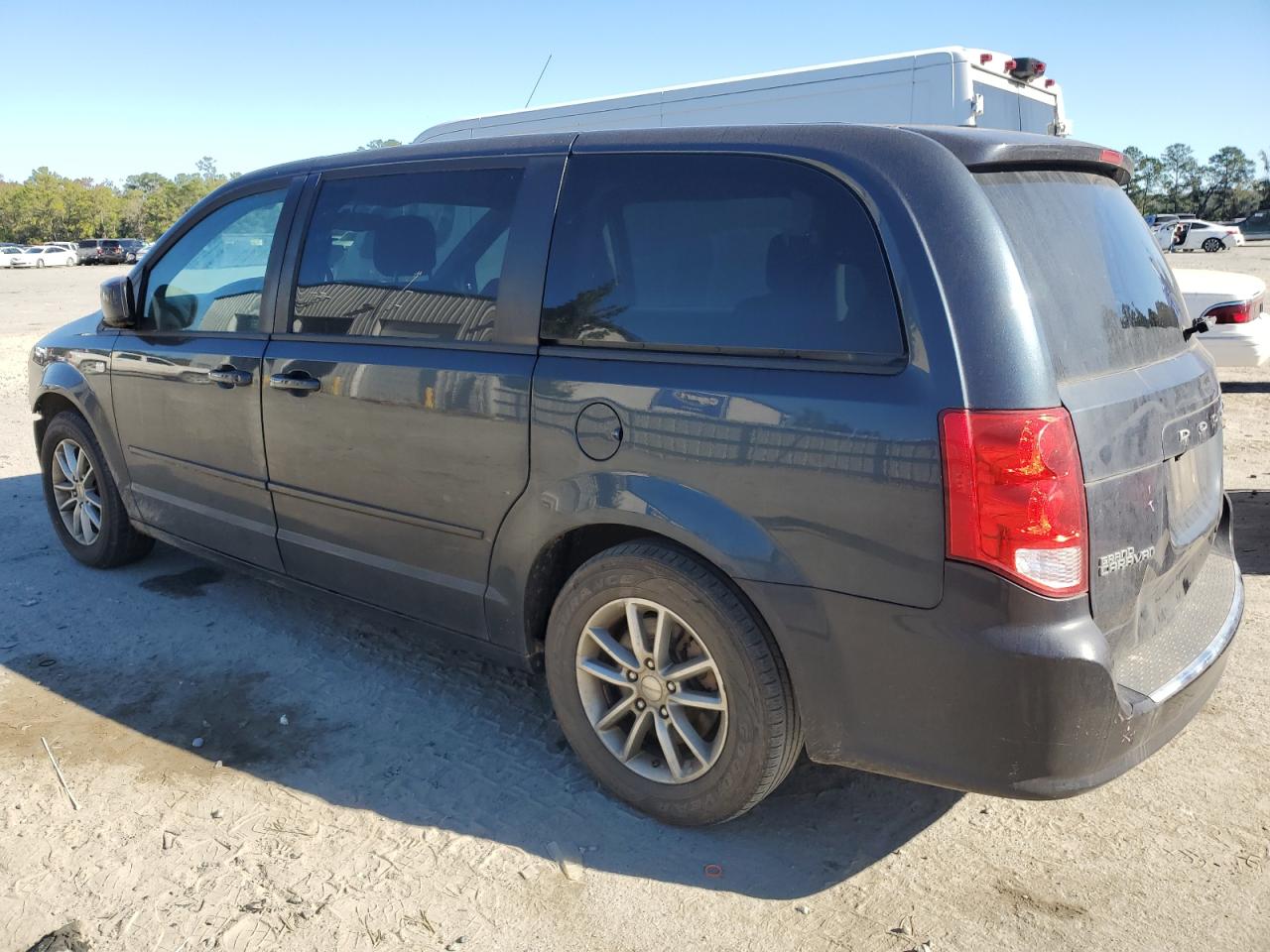 2014 Dodge Caravan VIN 2C4RDGBGXER452775 Copart auction photo, front end damage thumbnail 2