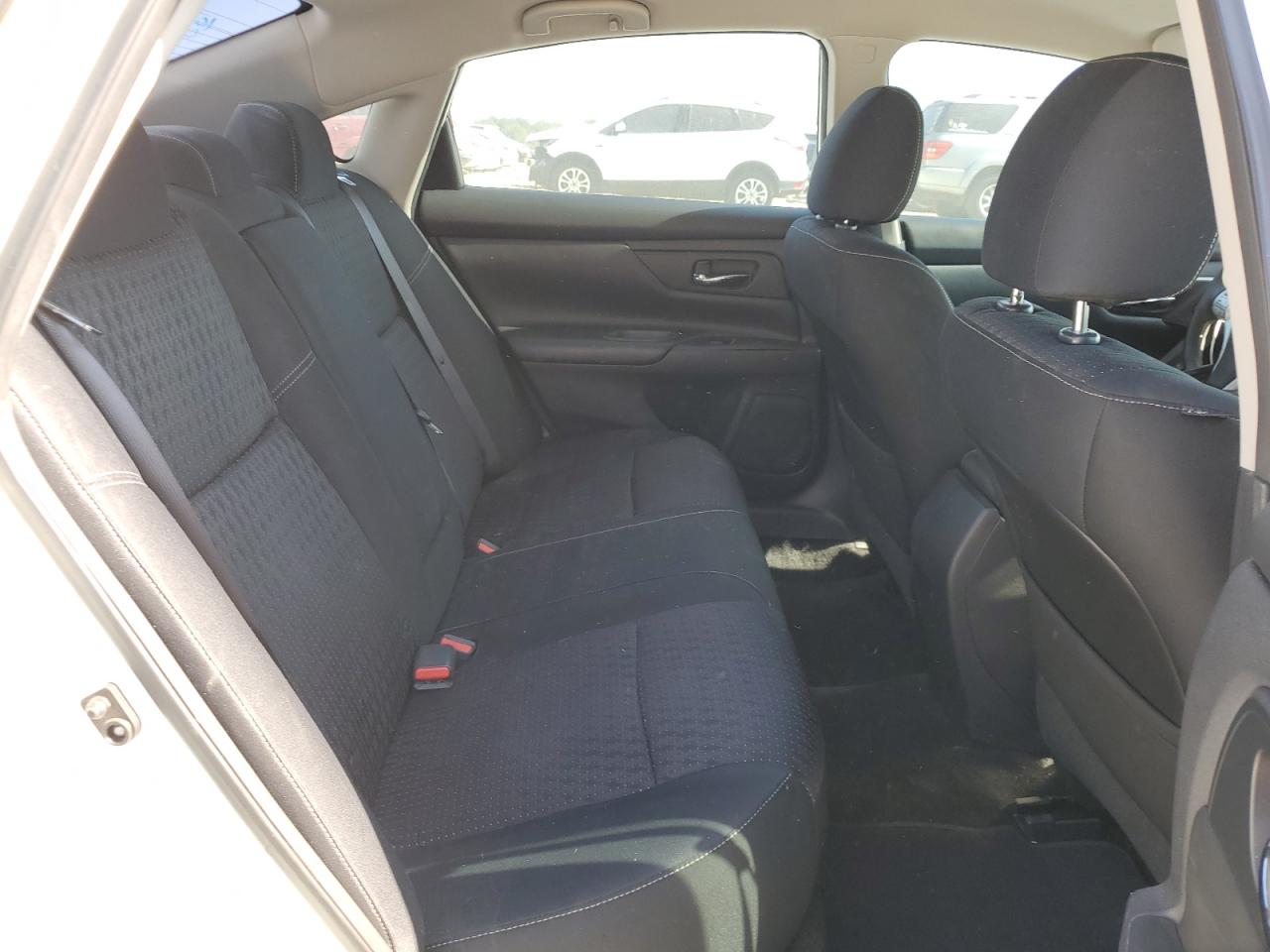 2016 Nissan Altima VIN 1N4AL3AP6GN390372 Copart auction photo, rear end / minor dent/scratches damage thumbnail 10