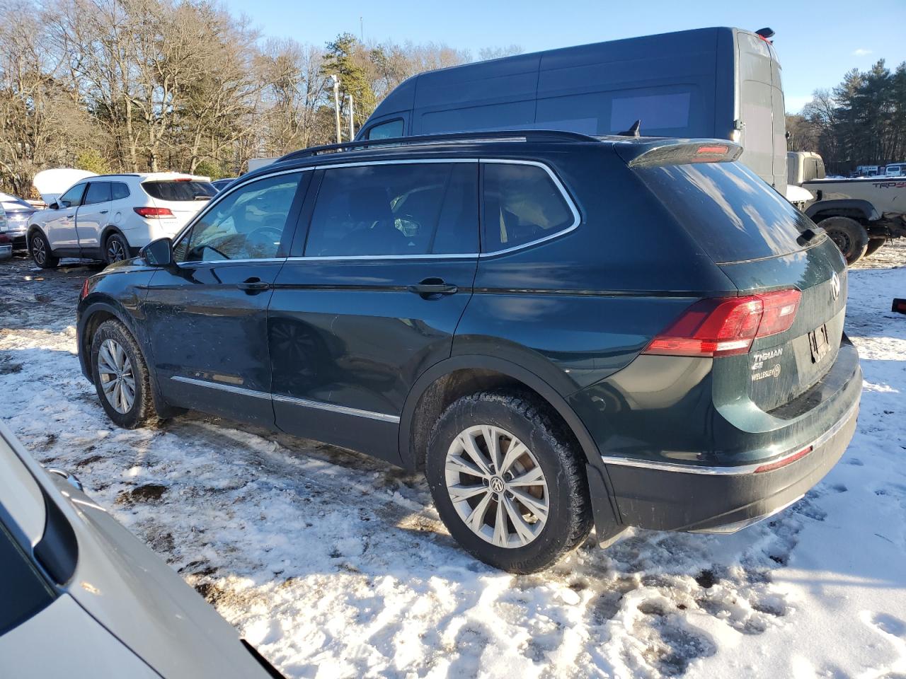 2018 Volkswagen Tiguan VIN 3VV2B7AX0JM102311 Copart auction photo, front end damage thumbnail 2